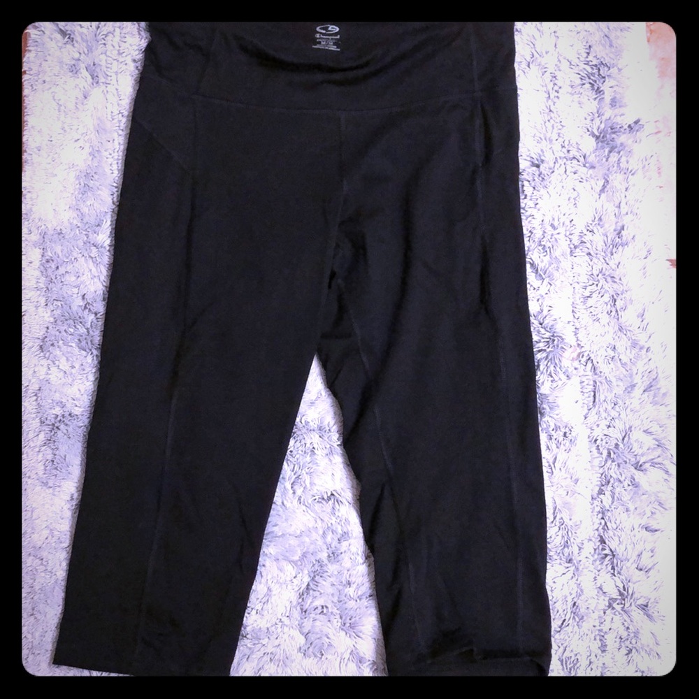 Champion Size Medium Black Capri Pants( Duo Dry)